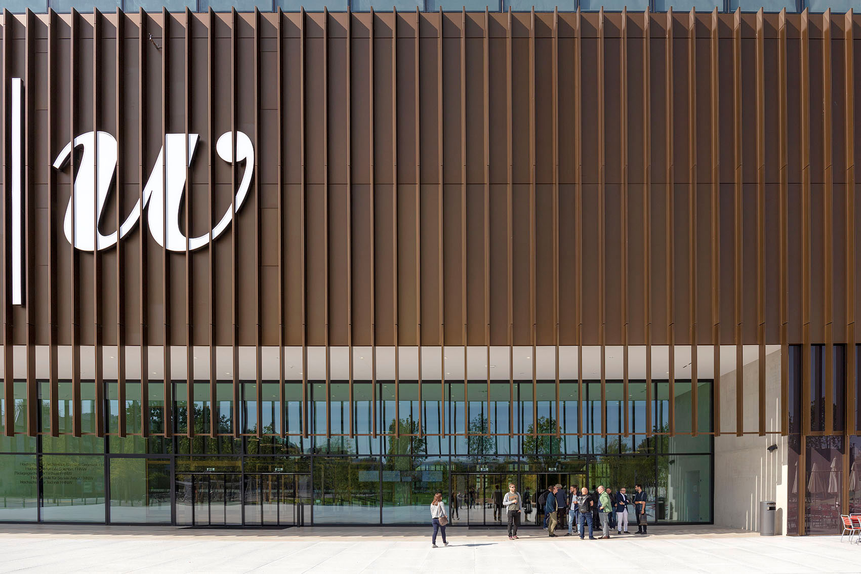 aussen_Eingang_MvdB_gross